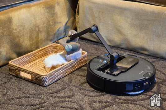 Servio Saros Z70 Robot Vacuum and Mop with OmniGrip robotic Arm